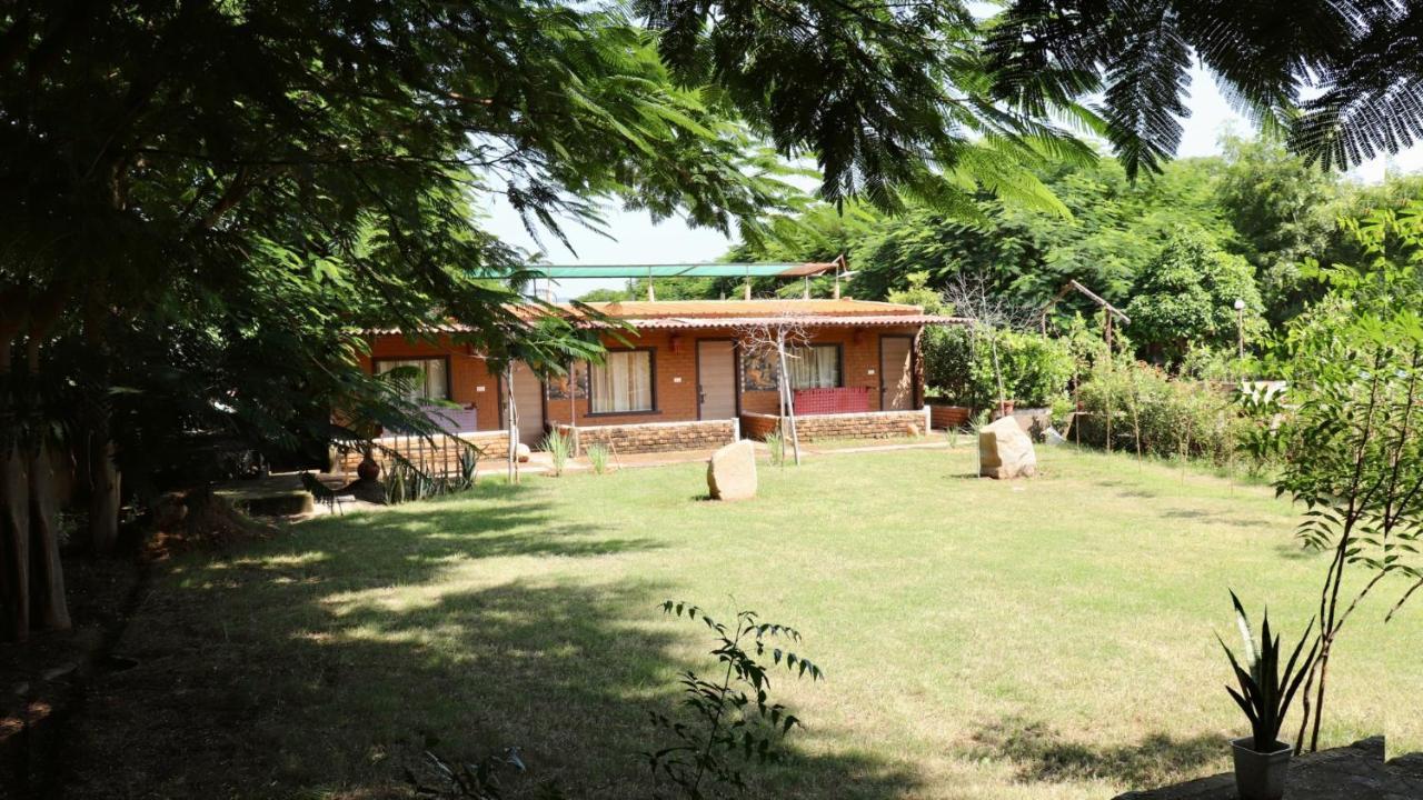 Villa Alampat Nest à Tehla Extérieur photo